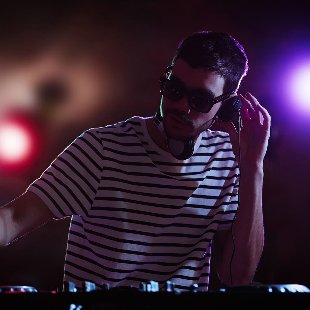 Dj02